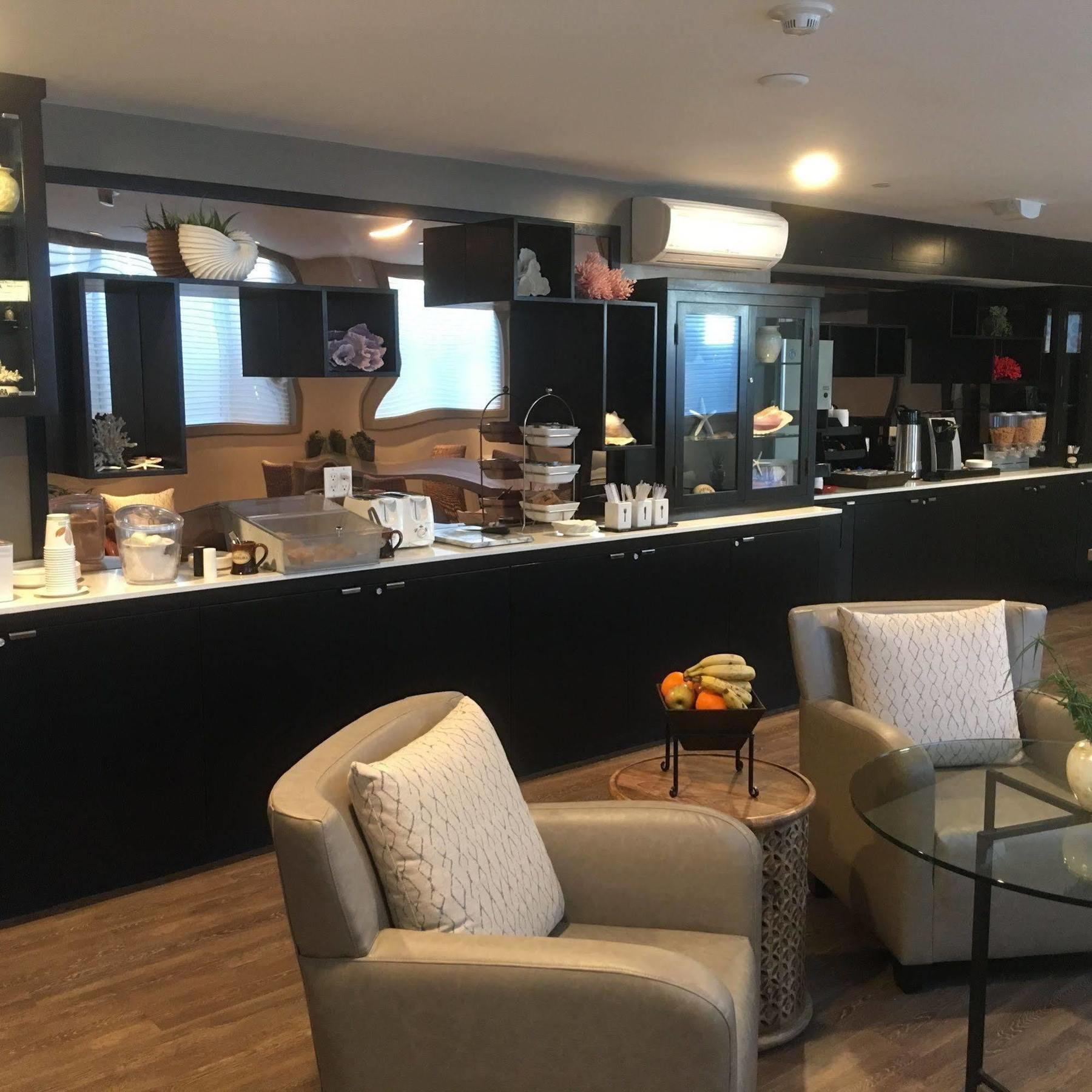 אבלון Aurora Hotel מראה חיצוני תמונה